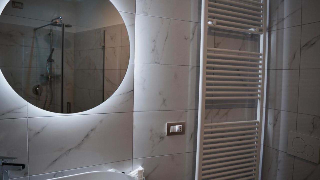 C Rooms - Love Motel Monza Cinisello Balsamo Exterior foto